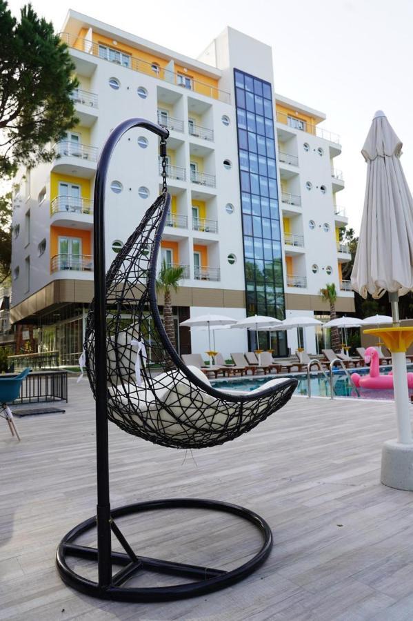 Hotel Monaco & Garden Golem  Kültér fotó